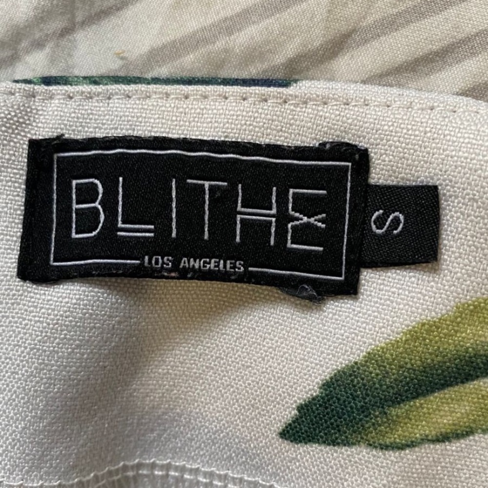 Blithe Shorts - Picture 3 of 3